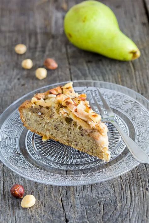 Hazelnut Pear Cake Ohmydish