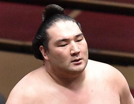 He made his professional debut in march 2006 and reached the top makuuchi division in january 2018. 映画「相撲道」10月31日から公開 半年間稽古場密着 竜電「相撲 ...