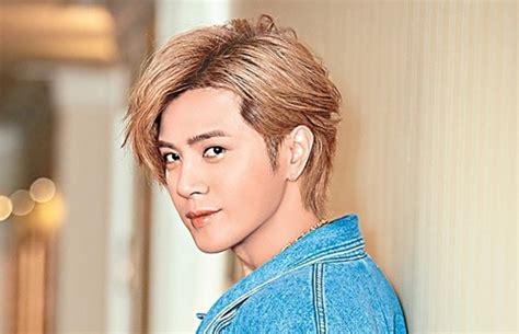 上新聞 / 上新闻 ― shàng xīnwén ― to make news. 東方日報C1：賴弘國捲桃色風波阿嬌火速護夫｜即時新聞｜東網巨星｜on.cc東網