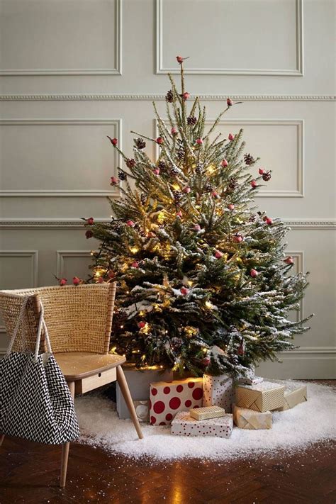 41 Awesome Small Christmas Tree Ideas Small Christmas Trees Decorated