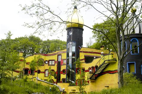 The first ronald mcdonald house was established in 1974 in philadelphia, pa. Ronald McDonald Haus Essen - das Hundertwasser Haus im ...