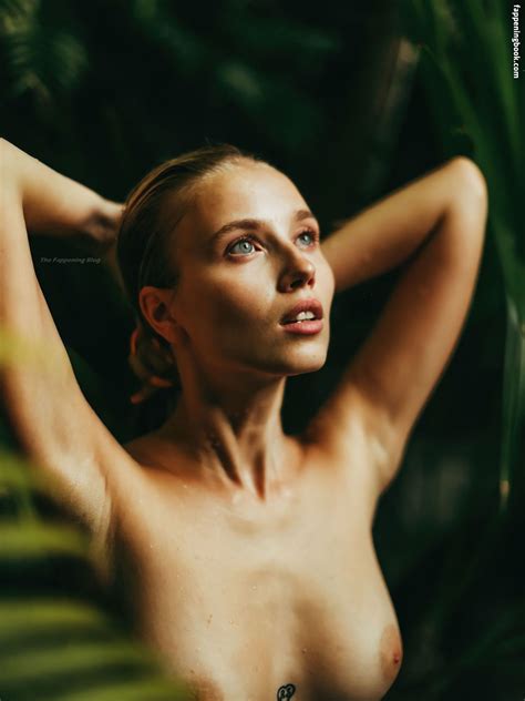 Polina Malinovskaya Nude The Fappening Photo FappeningBook