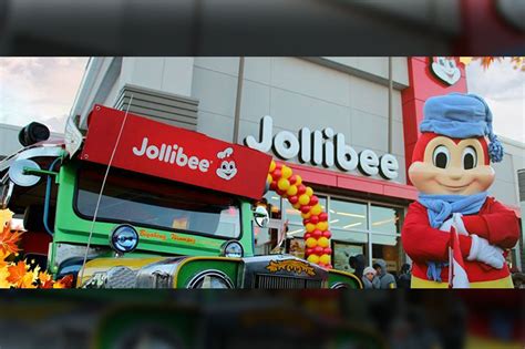 Freezing Opening For First Jollibee In Canada Abs Cbn News