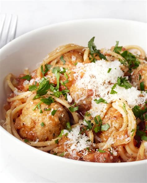 Spaghetti Met Gehaktballetjes In Tomatensaus Recepten Gram