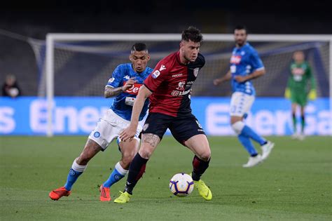 Il prezzo medio per andare da napoli a cagliari è72.9 eur, ma i prezzi dei biglietti variano molto, a. Napoli-Cagliari 2-1, le pagelle di CalcioWeb: bene Barella ...