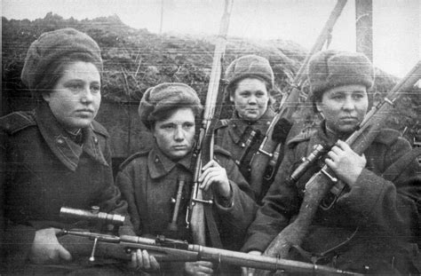 Konsep 38 World War 2 Soviet Woman