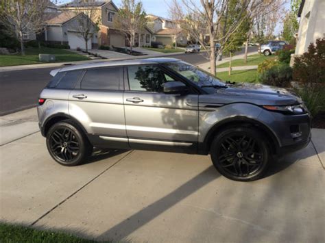 Lightly Used Grey Range Rover Evoque Se With Black