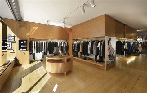 A.P.C. RUE DE MARSEILLE STORE IN PARIS Wardrobe Interior Design, Retail