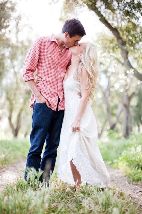 summer-engagement-portrait-ideas - Once Wed