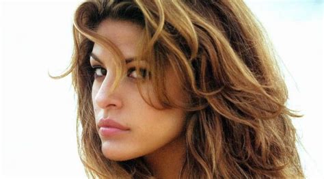 Eva Mendes Sexy Photoshoot Dyed Blonde Hair Brunette Hair Corte Y Color Shades Of Blonde