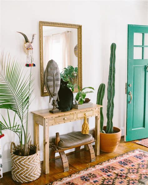 Boho style incorporates an eclectic mix of colors, patterns, and textures. What's Hot on Pinterest: 6 Boho Home Decor