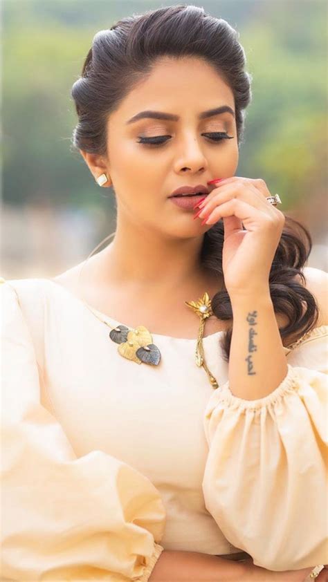 Pin By Yuvaraj Gavali On Nice And Gorgeous Actress Photoshoot Beautiful Dresses Short