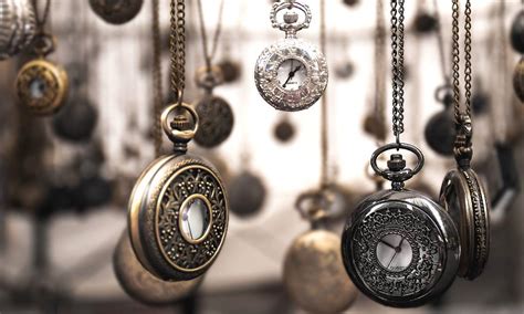 L'essere umano è naturalmente disperso nei mille coriandoli che compongono la sua vita. 71 Frasi sul Tempo e la Vita: citazioni bellissime e senza ...