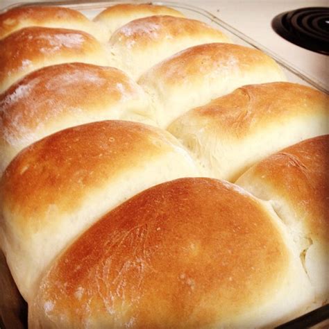 big n fluffy yeast rolls ~ missie s kitchen