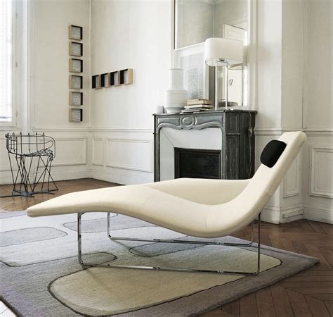 Electrifying Lounge Chairs For Living Room Giving Amusing Atmosphere