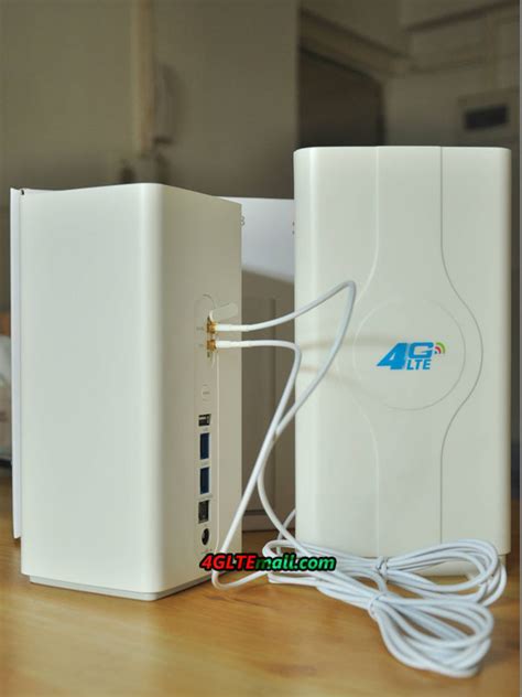 They both have a usb 2.0 port for sharing file. Huawei B618s-22d 4G WiFi Router Review