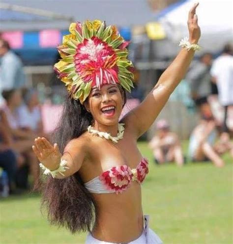 Ähnliches Foto Hawaiian woman Tahitian dance Hula dancers