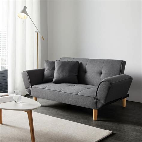 Wir haben das sofa im mai gekauft.als wir es bekommen haben war alles in ordnung nach kurzer zeit fing es an zu knarren das es bei jeder bewegung schon nervt. Schlafsofa Miriam inkl. Kissen online kaufen mömax ...