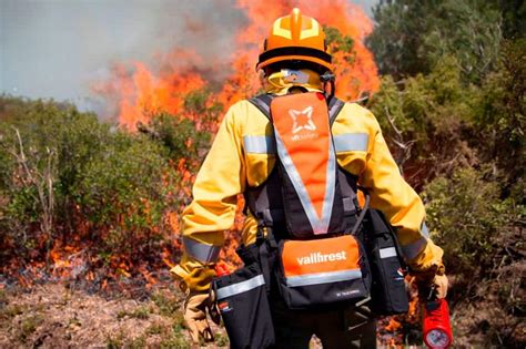 Kpn Entrega Equipos Contra Incendios Forestales A Bomberos Valle Del Cauca