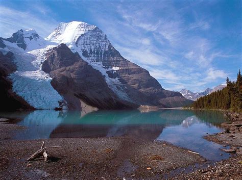 Mt Robson In British Columbia Mt Robson On A Perfect Day Flickr