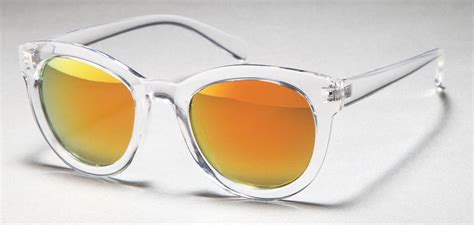 sonnenbrille mit verspiegelten gläsernensunglasses with mirrored glasses