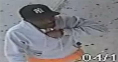 Video Man Displays Police Type Badge Steals Womans Purse In Cobbs Creek Cbs Philadelphia