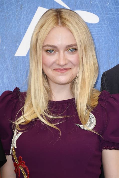 She landed her first commercial at 5 years old and earned a screen actors guild award for her work with sean. DAKOTA FANNING