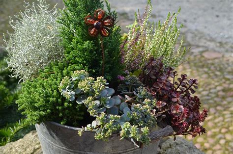 Legen sie zum beispiel eine kleine tischdecke oder einen tischläufer und stellen einige holzksiten mit blumen nach wal drauf. felix-traumland: Herbst im Garten