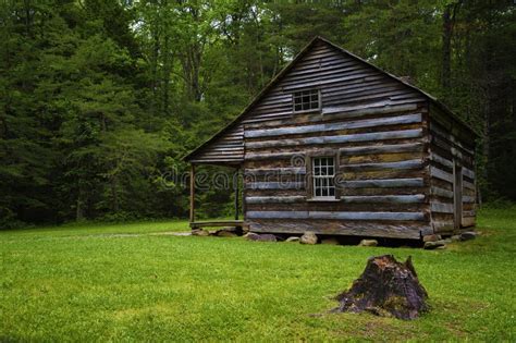 Settlers Cabin Cades Cove Valley In The Tennessee Smoky Mountains Stock