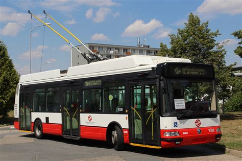 „nový Trolejbus Vyjede V Praze Na Linku 58