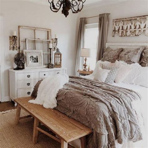 A farmhouse rustic bedroom needs to be classic. 15+ Beautiful Rustic Farmhouse Style Bedroom Design Ideas ...