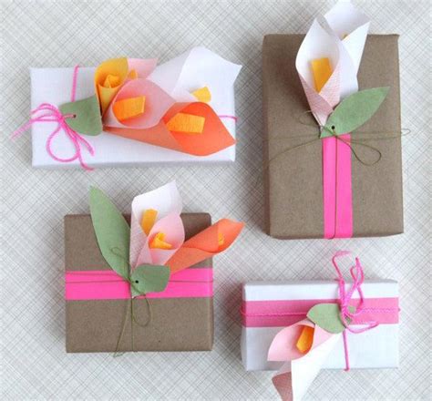 ¡Envuelve tus regalos! DIY para envolver obsequios con flores de papel