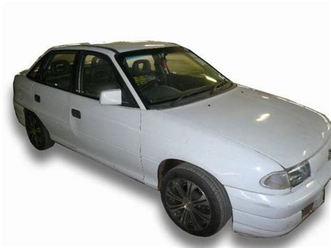 Repossessed Opel Astra 180i 1994 On Auction Mc06488