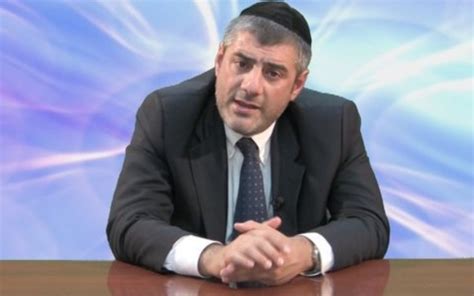 Controversial Rabbi Says Hot Hair Blower Into Throat Can Cure Virus