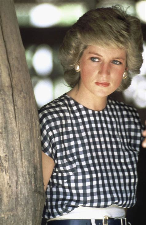 She received the style lady diana spencer in 1975, when her father inherited his earldom. Princess Diana 'CRIED' herself to sleep night Harry was ...