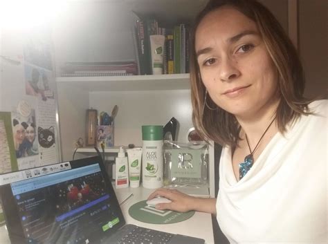 Val d'Oust : Candy Bouvier lance un marché de Noël virtuel ...