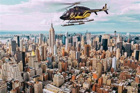 Deluxe Manhattan Helicopter Tour New York City