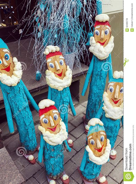 Groep Met De Hand Gemaakte Dwergen Als Kerstmisdecoratie Stock Foto