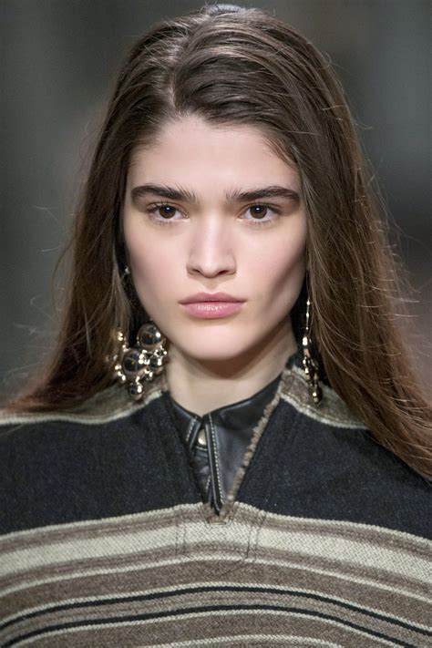Découvrez le salon de coiffure dessange sierre : Coiffures Dessange 2019