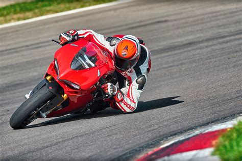 The Fastest Motorcycles in the World | Pictures, Specs, and More ...