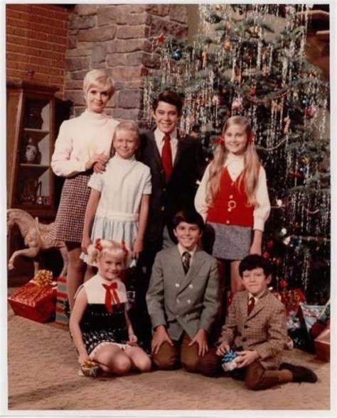 Brady Bunch Christmas Tv Shows Christmas Shows Christmas Portraits