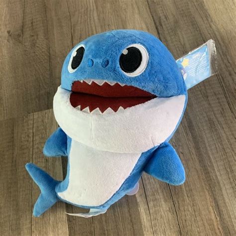 Pinkfong Toys Wowwee Pinkfong Baby Shark Official Song Puppet With