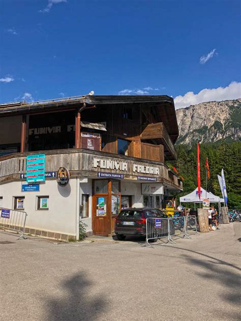 Chia sẻ kinh nghiệm của bạn! Cortina, resta chiusa la funivia Faloria ...