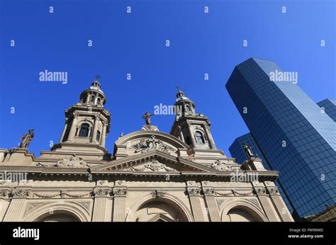 Catedral De Santiago Chile Fotografías E Imágenes De Alta Resolución