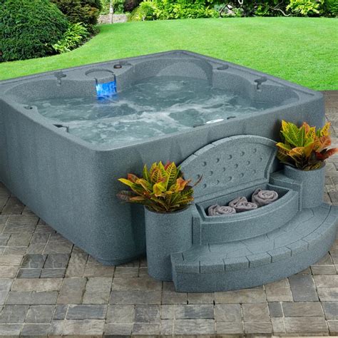 11 Best Outdoor Hot Tubs Reviews And Consumer Reports 2022