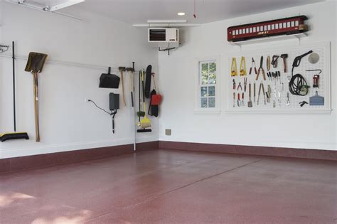 There are many ways to organize your garage walls, such as pegboards, slatwall panels, track systems and more! Before You Buy a Garage Wall System