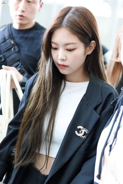 Blackpinkofficial Blackpink Fashion Blackpink Jennie Blackpink