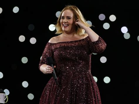Adele Shows Off Her Funny Side As The Host Of Snl Avocadoposts