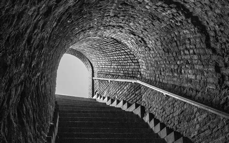 Download Wallpaper 2560x1600 Tunnel Stairs Bw Steps Widescreen 1610