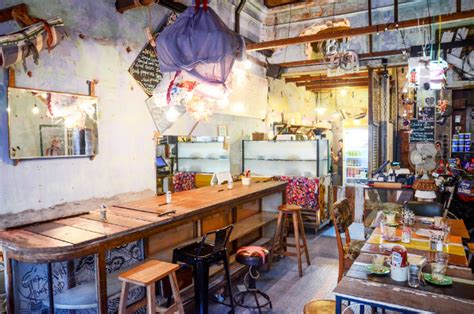 The cafe's menu includes all day brunch items, such as baba's big breakfast and french toast, as well other popular items such as the thursdvys doughnut burger and the rain warmer pie. 10 Most Hipster Cafes In Ipoh Everyone With Instagram MUST ...